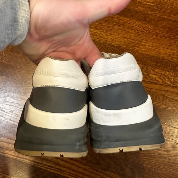 Burberry sneakers - Picture 6 of 7